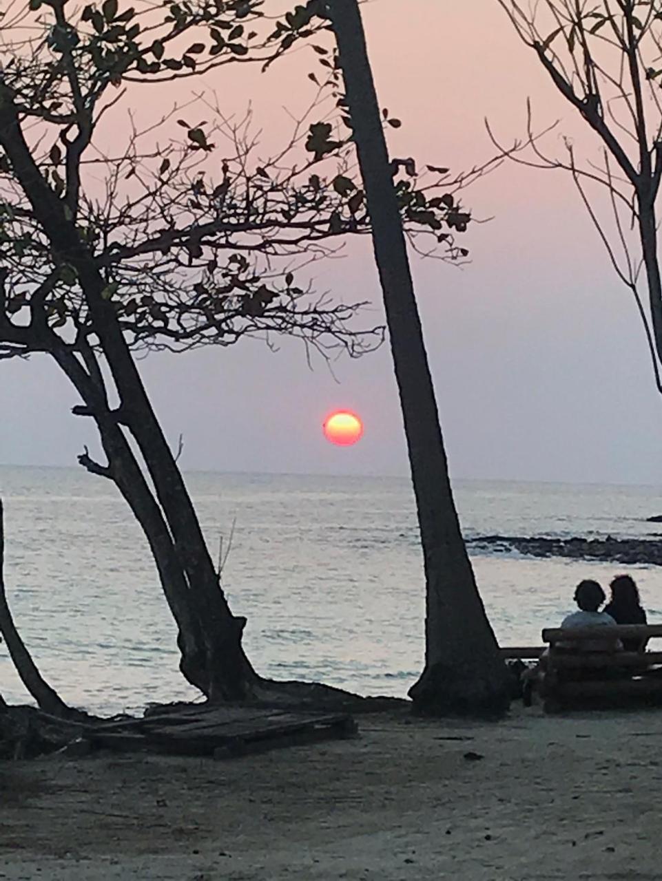 霸世轩度假村 Ko Kut 外观 照片